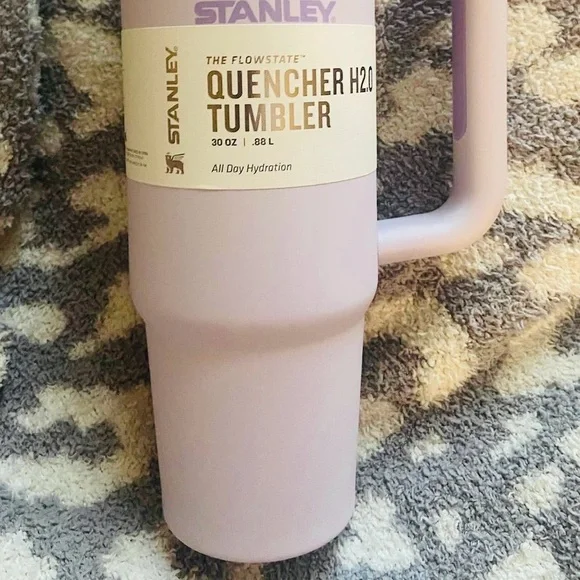 LIMITED EDITION SOFT TOUCH 30 ounce Orchid Stanley Purple Quencher Tumbler - Picture 3 of 3